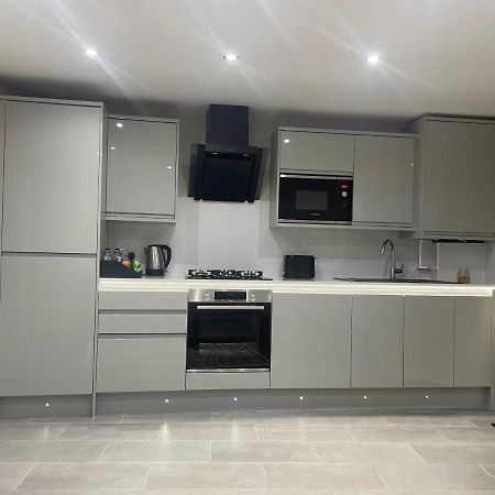 One Bedroom Apartment Goodmayes Esterno foto