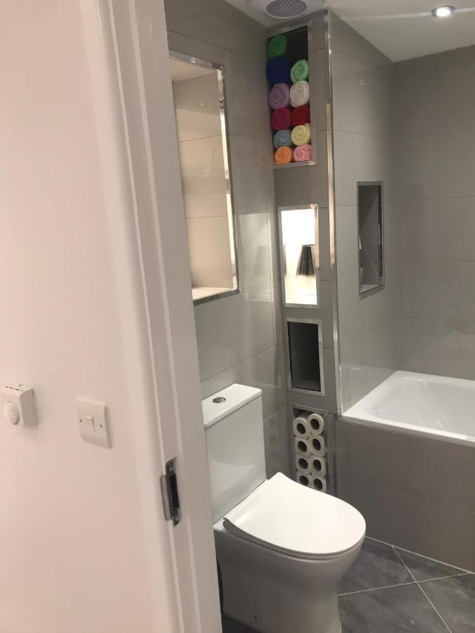 One Bedroom Apartment Goodmayes Esterno foto