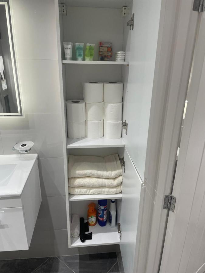 One Bedroom Apartment Goodmayes Esterno foto
