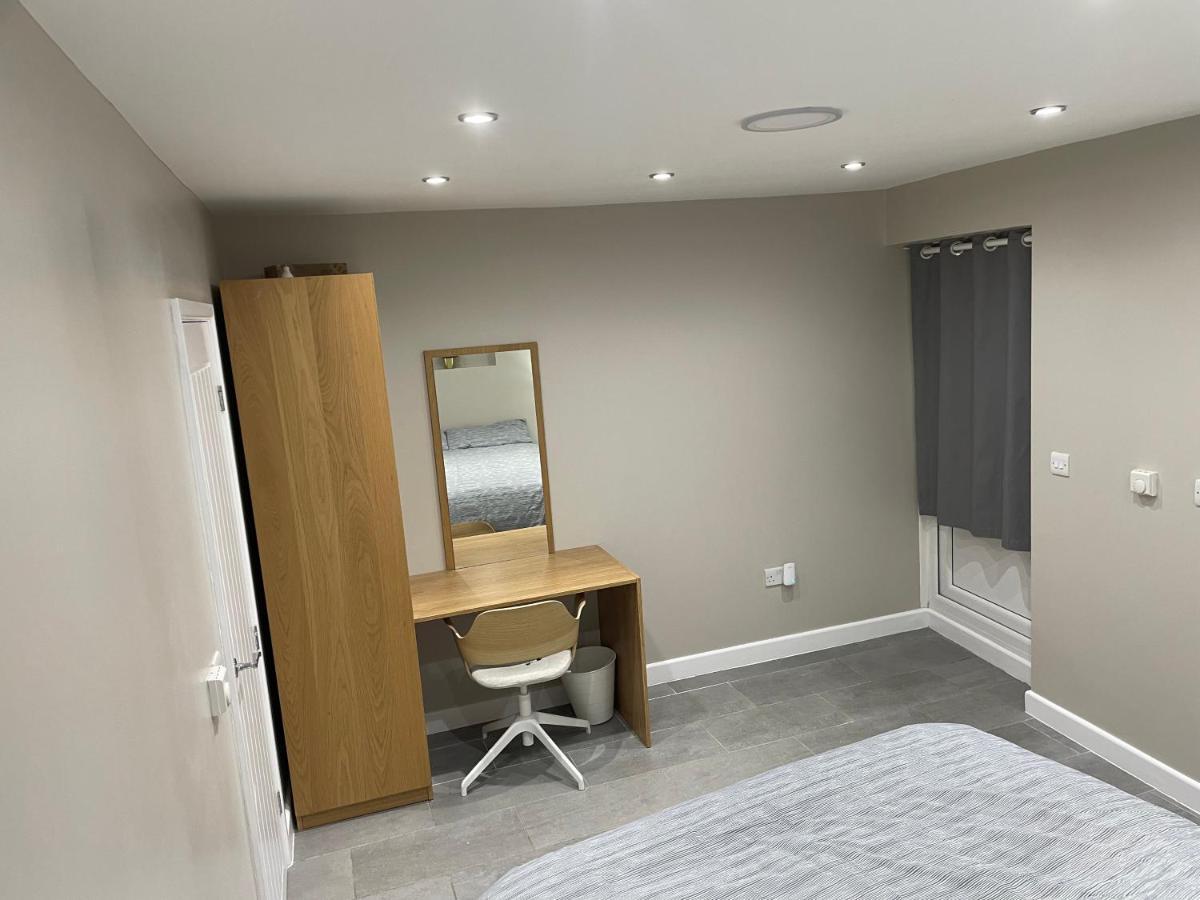 One Bedroom Apartment Goodmayes Esterno foto